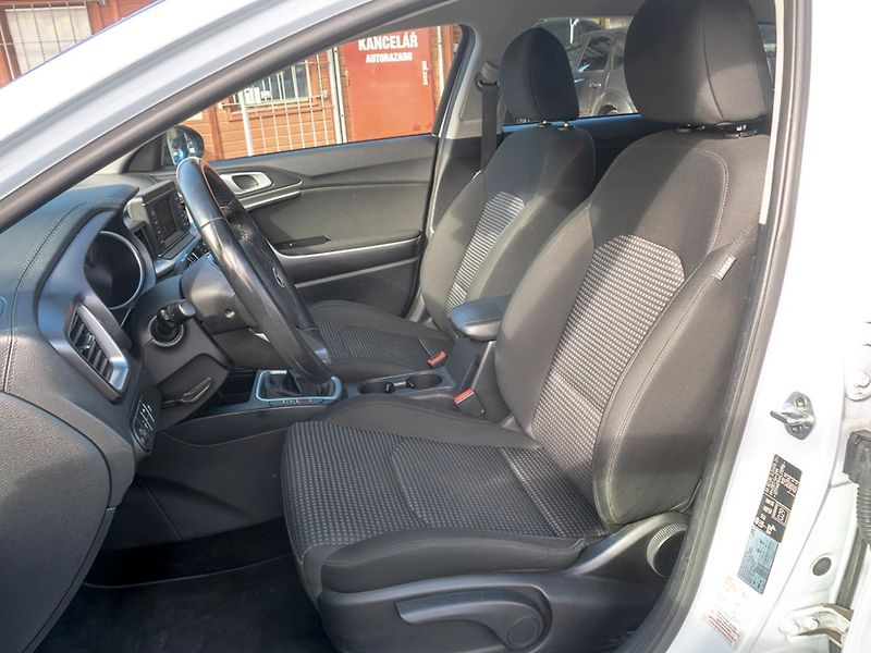 Kia Ceed (2019) ČR 1.6D 85KW - fotka 13 z 47