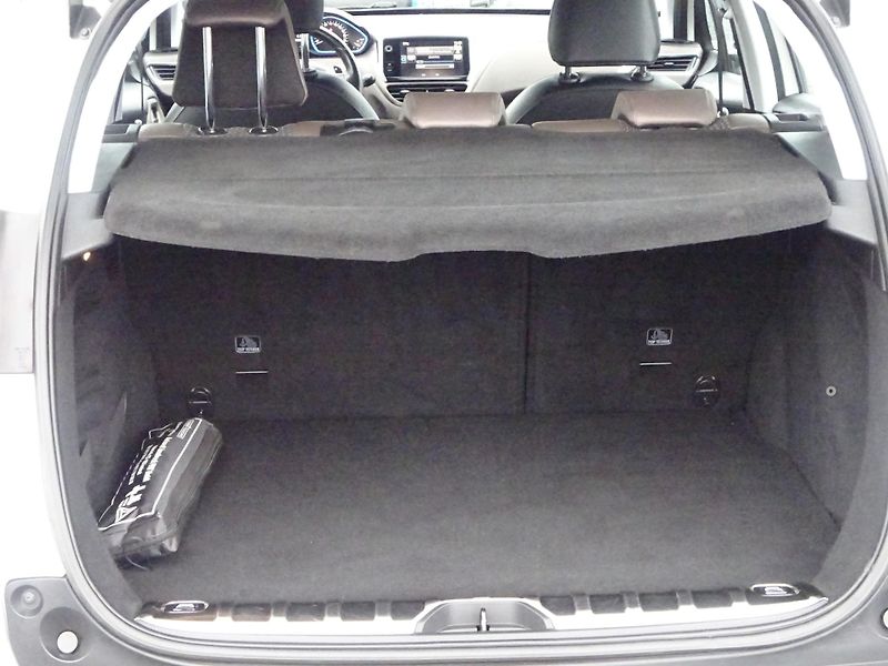 Peugeot 2008 1.2 VTi Allure AUTOMAT SERVIS - fotka 28 z 34
