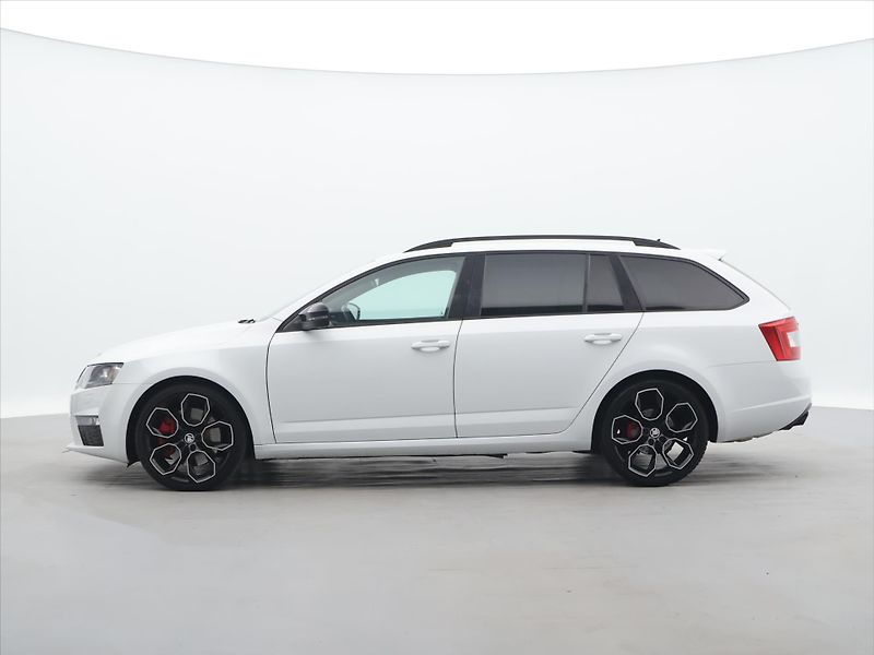 Škoda Octavia RS 2,0 TSI 169kW DSG 1.Maj. - fotka 4 z 31
