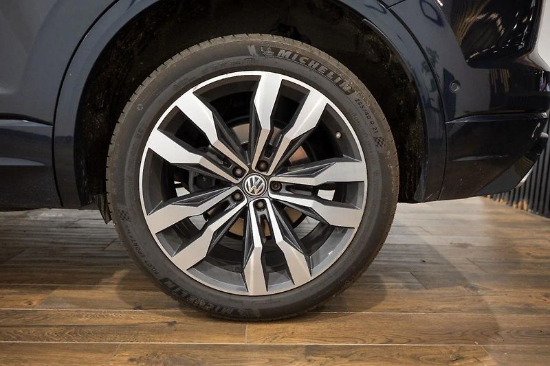 Volkswagen Touareg R-Line 3.0 TDI 210 kW - fotka 48 z 50