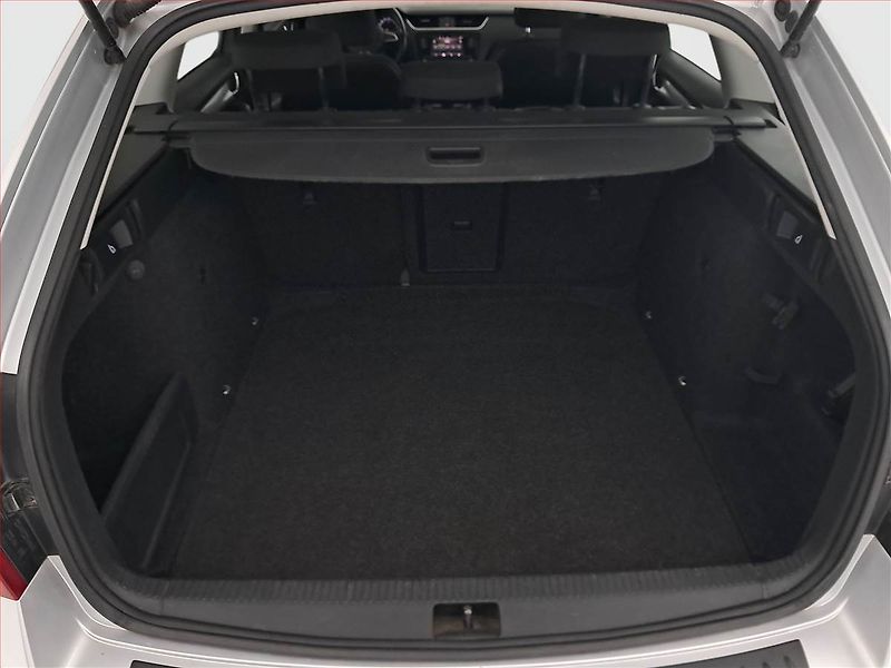 Škoda Octavia (2018) Ambition 1.6 TDI, Serv.kniha - fotka 14 z 17