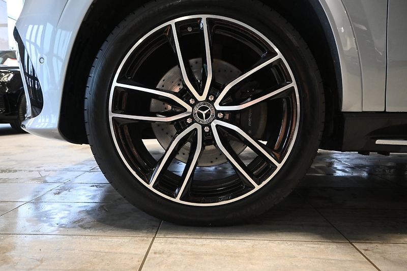 Mercedes-Benz GLS 450d 4M AMG Premium+ - fotka 6 z 25