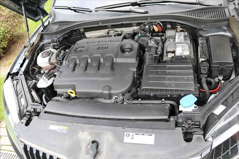 Škoda Superb 2,0 110Kw, ČR, Tažné - fotka 41 z 47