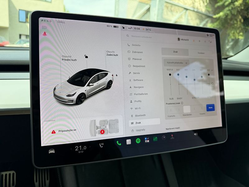 Tesla Model 3 Long Range AWD - fotka 28 z 41
