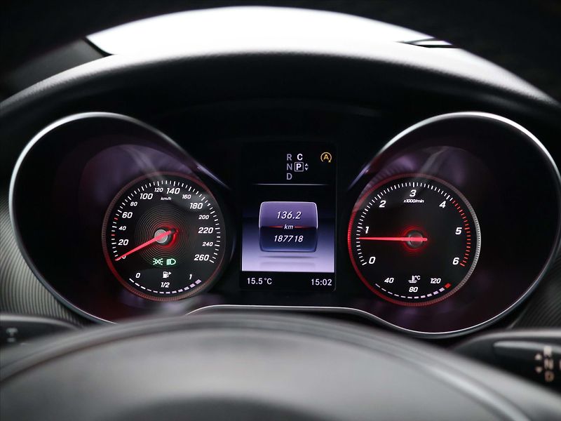 Mercedes-Benz Třídy V 2,1 220d 120kW Bluetec 8-míst - fotka 19 z 35