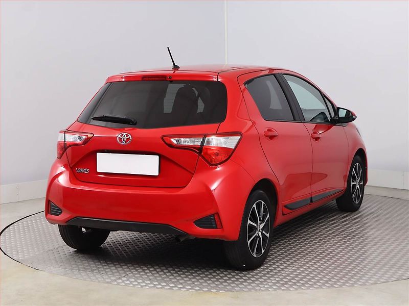 Toyota Yaris (2018) 1.5 Dual VVT-i, ČR,1.maj - fotka 5 z 17