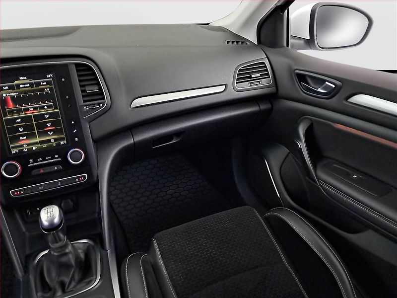 Renault Mégane (2017) 1.2 TCe, Navi, Tempomat - fotka 8 z 17