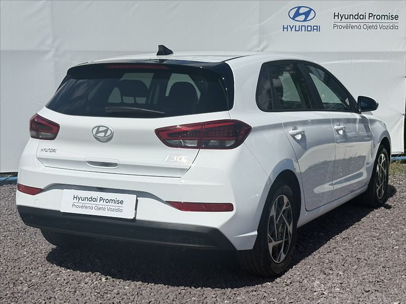 Hyundai i30 1,5 CVVT 71kW Family Climate - fotka 2 z 25