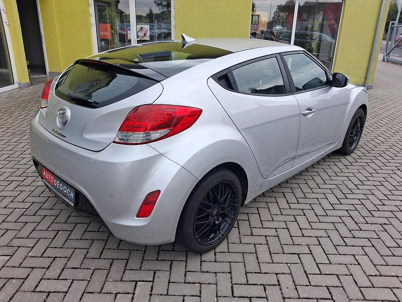 Hyundai Veloster (2011) 1,6GDi SERVISKA GARANCE 2xKOLA - fotka 7 z 43