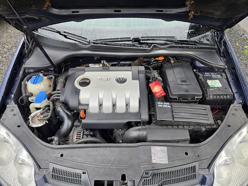 Volkswagen Golf 1.9 TDI 77Kw  - fotka 17 z 27