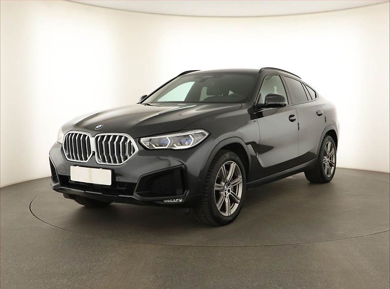 BMW X6 (2021) xDrive40d - fotka 2 z 21