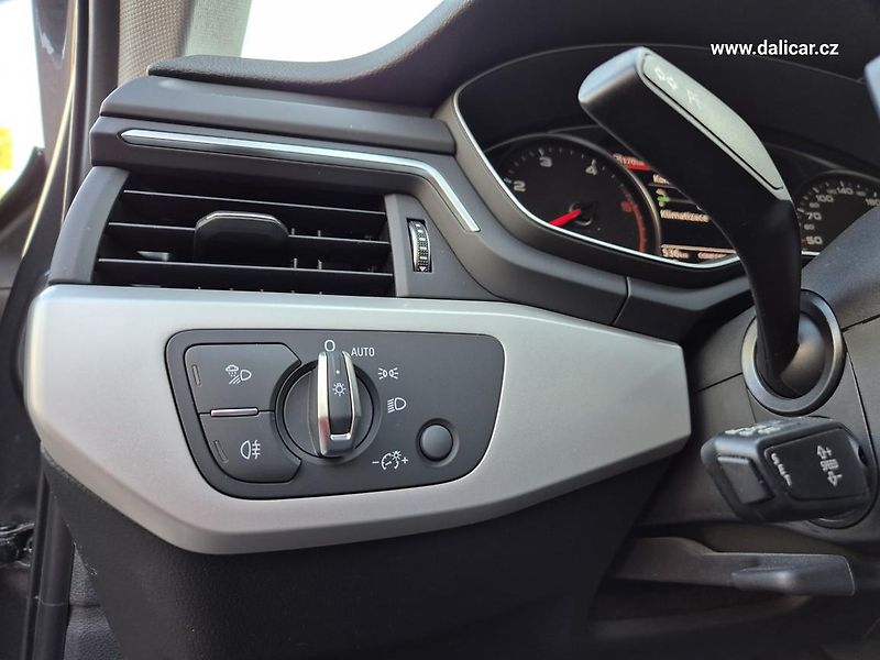 Audi A4 Avant (2020) 2.0TDi 120KW FullLed S-line    - fotka 36 z 58