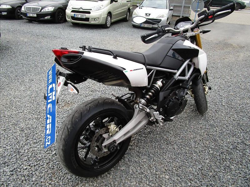Aprilia 750 ABS  Dorsoduro - fotka 6 z 25