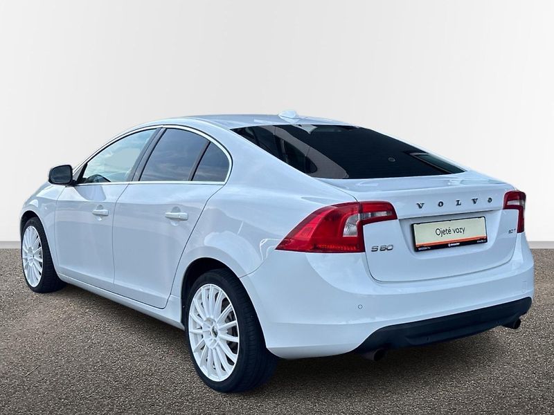 Volvo S60 Sedan - fotka 15 z 28