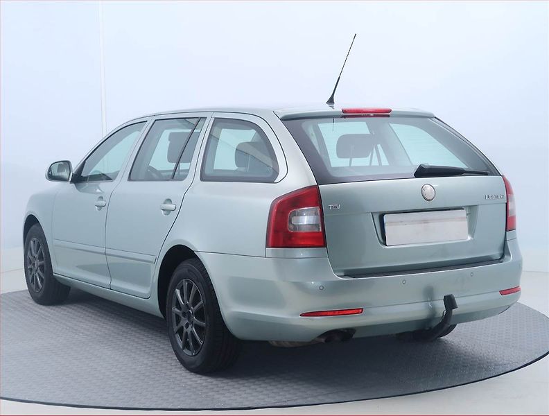 Škoda Octavia (2009) Ambiente 1.4 TSI, Tempomat - fotka 4 z 14