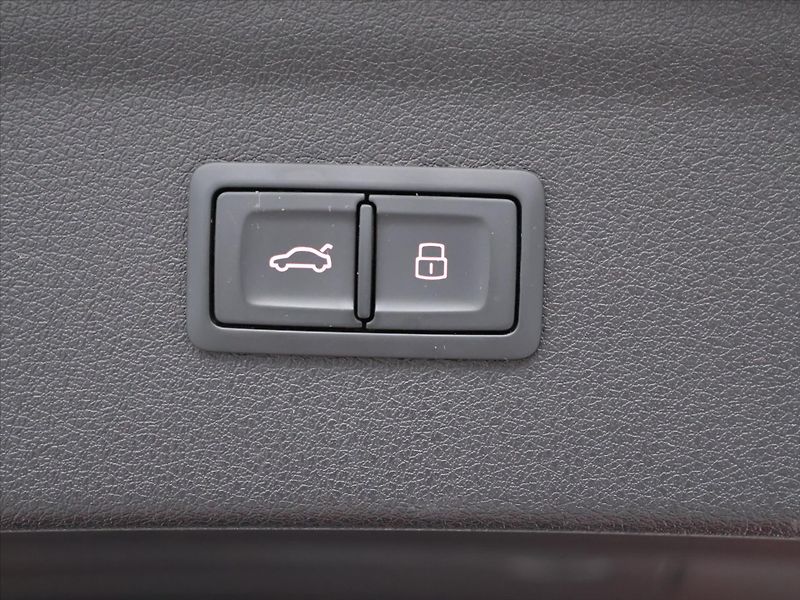 Audi Q3 2,0 TDI 88kW S tronic Basic - fotka 11 z 30