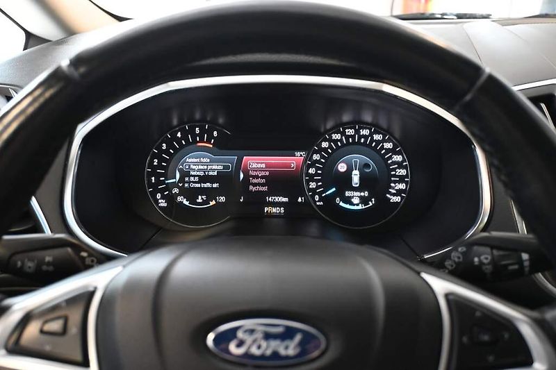 Ford S-MAX (2020) 2.0 LED SONY ACC 8AT ECOBLUE T - fotka 23 z 36