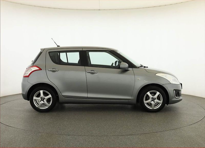 Suzuki Swift (2014) 1.2, Automat, ČR,1.maj - fotka 6 z 13