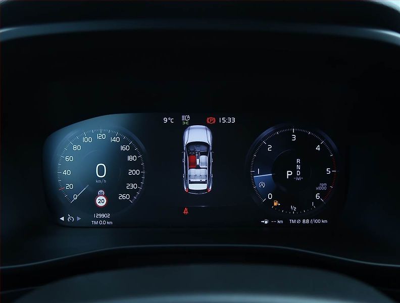 Volvo XC40 (2019) R-Design D4 AWD - fotka 11 z 27
