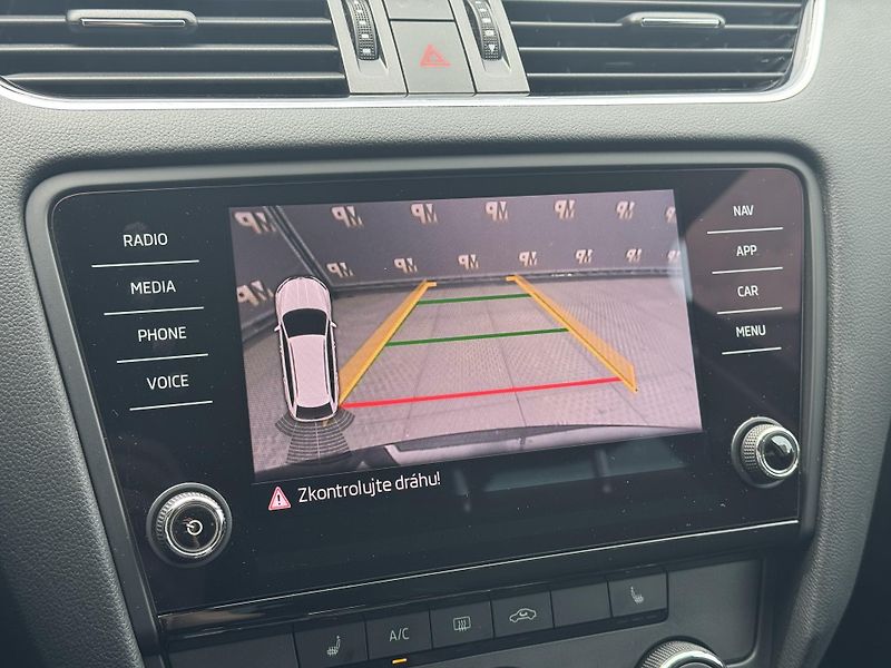 Škoda Octavia (2018) III 1.5TSi MAN Ambition+, RZV - fotka 35 z 47