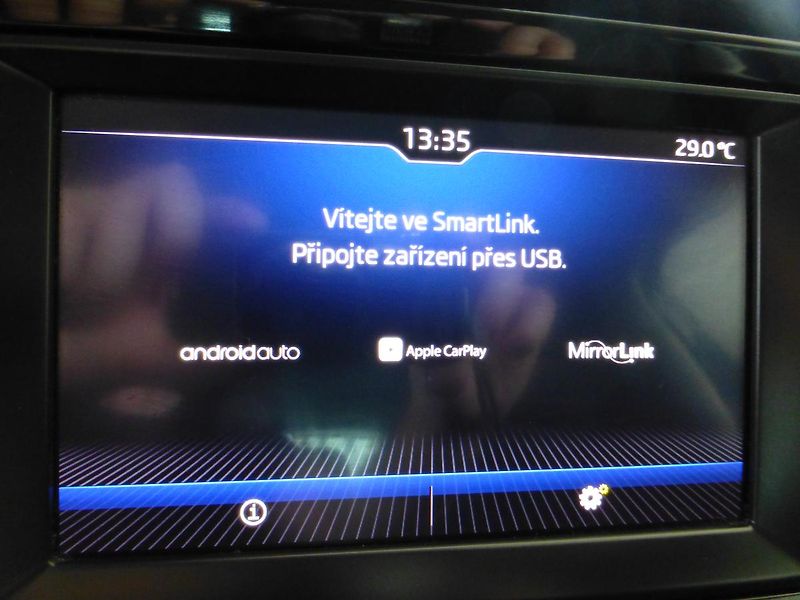 Škoda Karoq (2019) 1,6TDI*PARK.S**ALU***VYHŘ.SED. - fotka 12 z 27