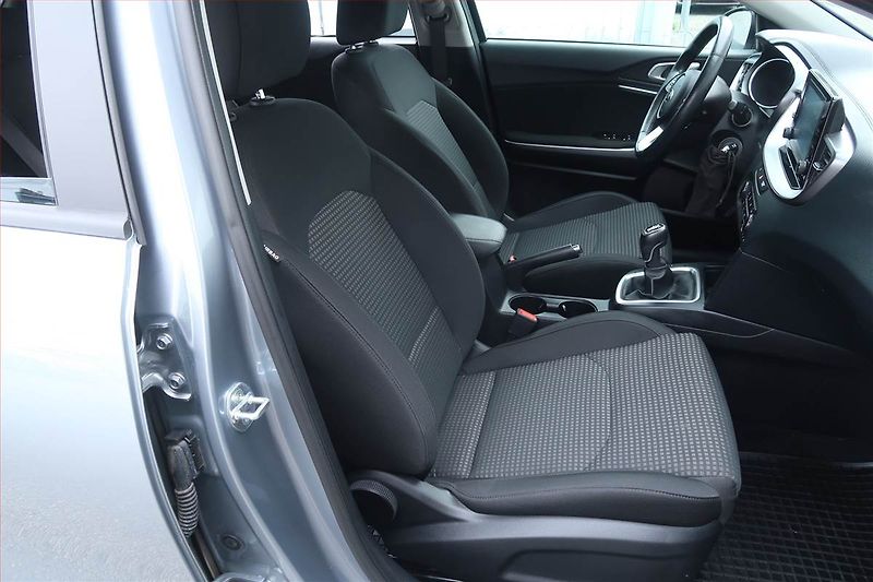Kia Ceed (2021) Silver 1.0 T-GDI, Serv.kniha - fotka 9 z 20