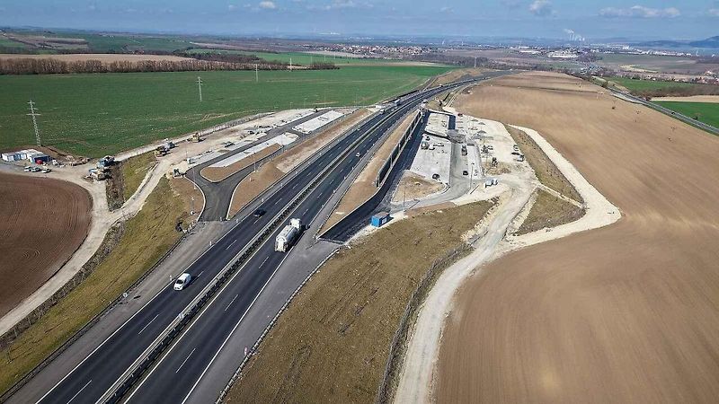 ŘSD otevřelo u Smolnice na Lounsku novou odpočívku u dálnice D7.