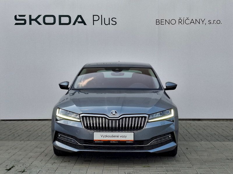 Škoda Superb (2020) L&K DSG 2,0TSi 140kW - fotka 4 z 35
