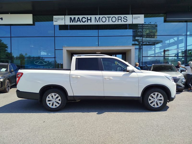 SsangYong Musso Grand Style 2,2 AWD M6 + rolet - fotka 13 z 25