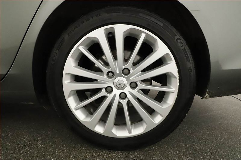 Opel Insignia (2018) 2.0 CDTI, Automat, Navi - fotka 16 z 16