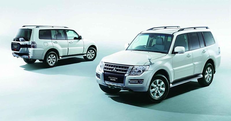 Mitsubishi Pajero při mezigeneračním setkání.