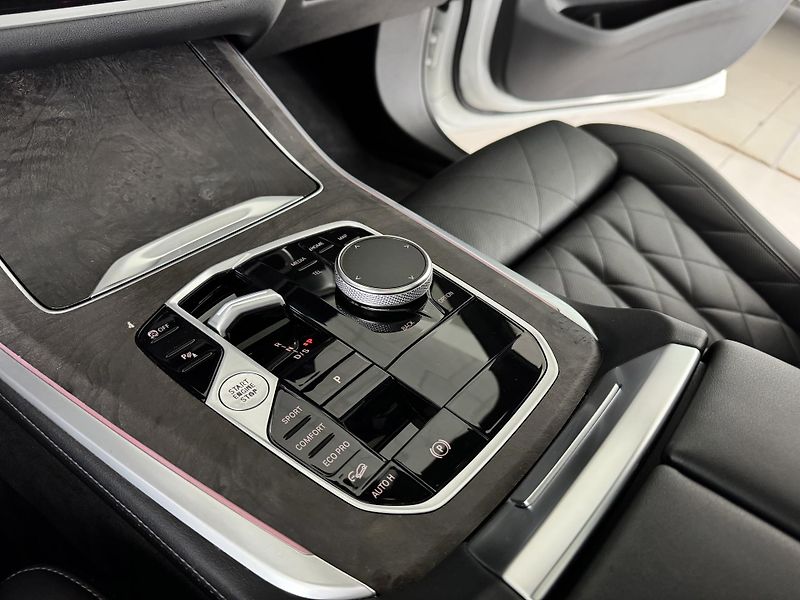 BMW X5 40i xDrive*280kW*Laser*Panoram - fotka 25 z 45
