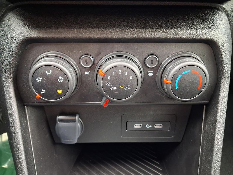 Dacia Sandero (2026) Stepway Expression Eco-G 120 - fotka 18 z 33