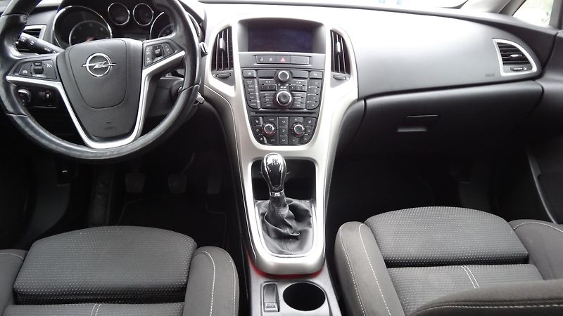 Opel Astra Kombi 2.0CDTi Taž.zařízení - fotka 3 z 9