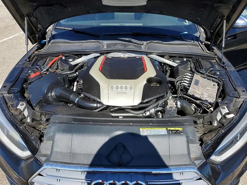Audi S5 (2018) Auto na cestě - fotka 11 z 12