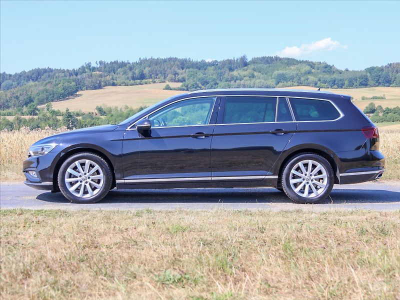 Volkswagen Passat 2,0 TDI 110kW DSG Elegance - fotka 4 z 39