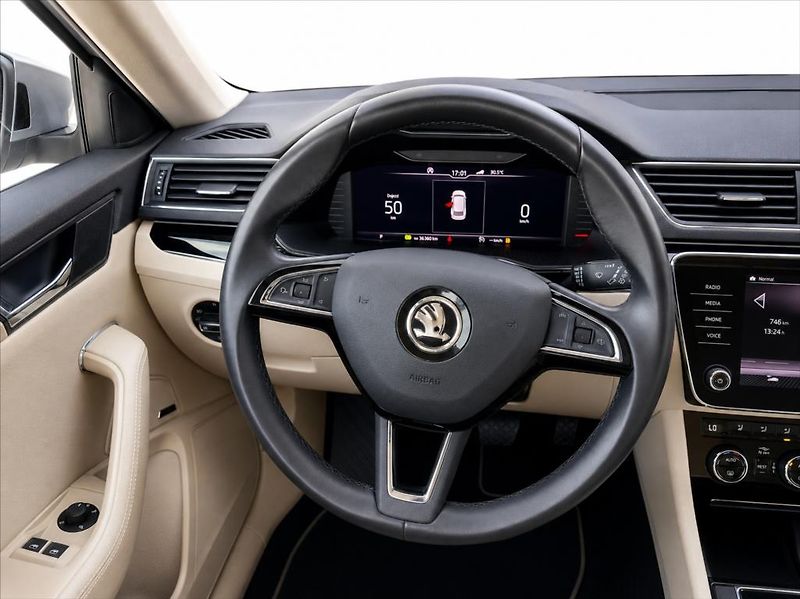 Škoda Superb 2,0 TSi L&K 4x4 DSG 272PS LED - fotka 11 z 14