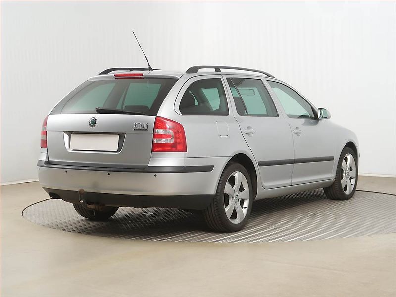 Škoda Octavia (2009) 1.9 TDI, po STK, Tažné - fotka 5 z 14