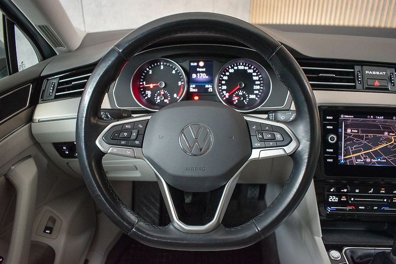 Volkswagen Passat 2.0 TDI ELEGANCE*ACC*ČR*1.MAJ - fotka 16 z 40
