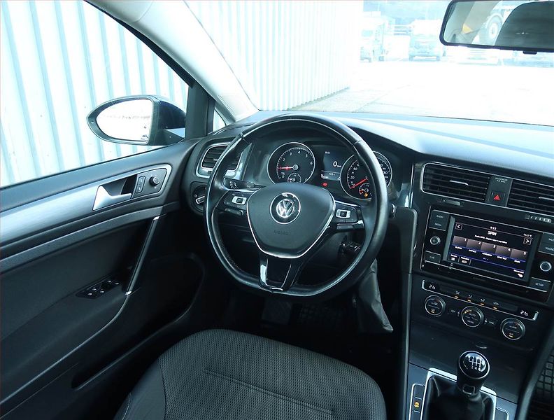 Volkswagen Golf (2019) 1.5 TSI, Tempomat - fotka 7 z 18