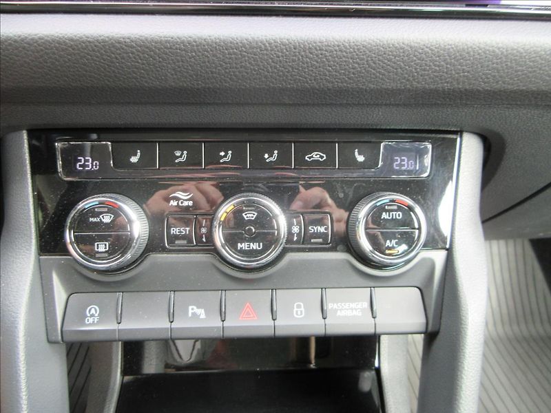 Škoda Kodiaq 2,0 TDi 140Kw, DSG, Tažné, Nov - fotka 23 z 40
