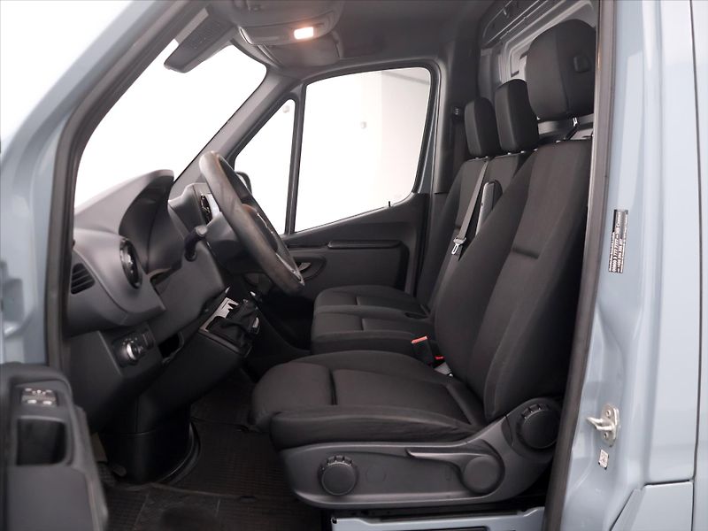 Mercedes-Benz Sprinter 2,1 314 CDI 105kW L2H2 DPH CZ - fotka 11 z 29