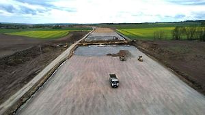 Snímky z výstavby dálnice D35 Džbánov - Litomyšl, duben 2025