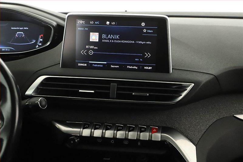 Peugeot 5008 (2017) Premium 1.6 BlueHDi, Automat - fotka 9 z 20