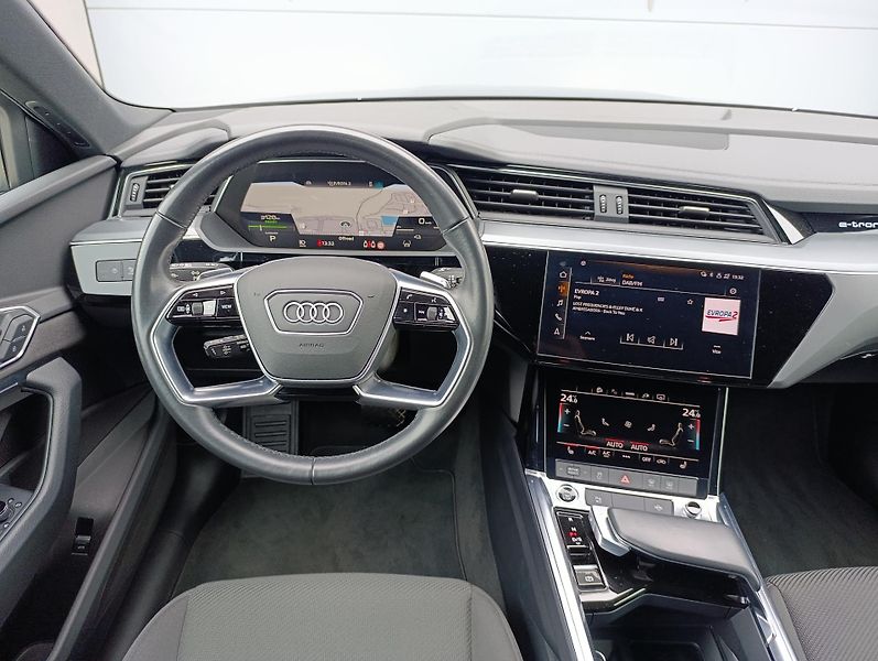 Audi e-tron 55 300kW QUATTRO S-LINE  - fotka 23 z 35