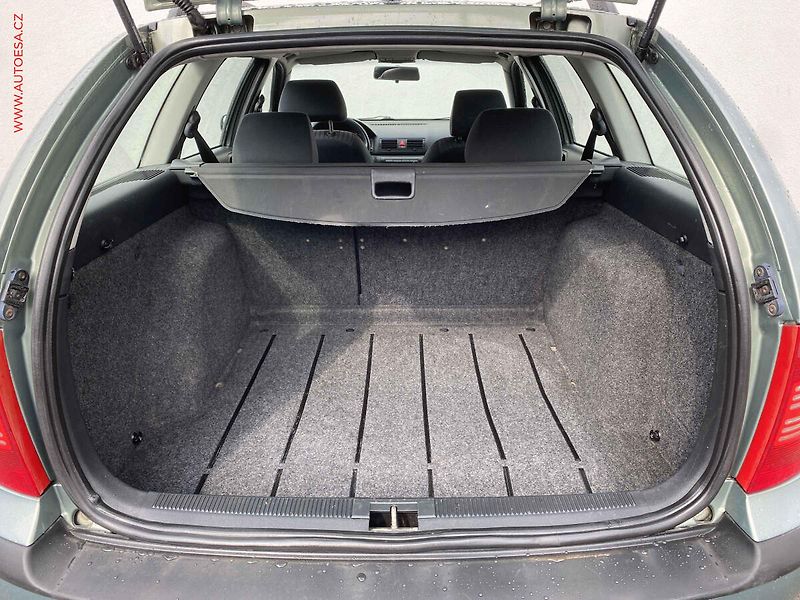 Škoda Octavia (2002) 1.6i, 2.maj,ČR, Elegance, TZ - fotka 7 z 17