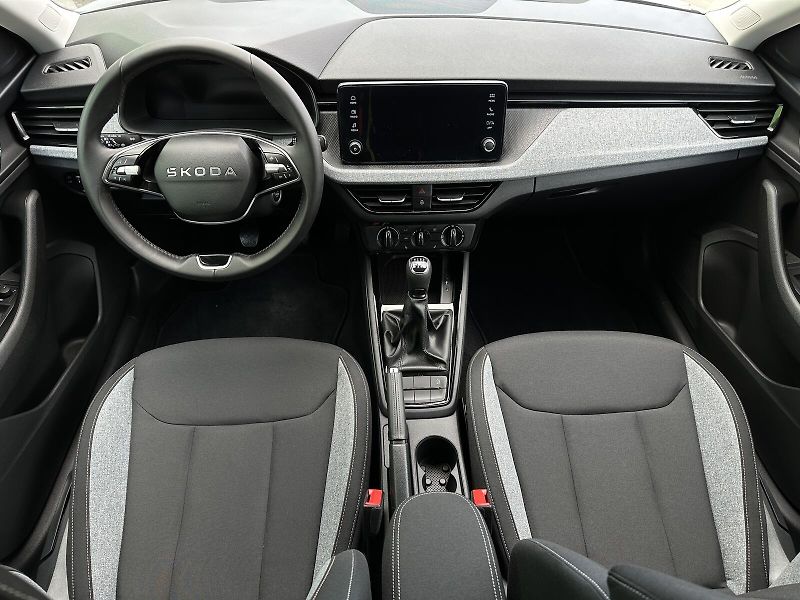Škoda Scala 1.0TSi Selection 116PS KLIMA A - fotka 30 z 35