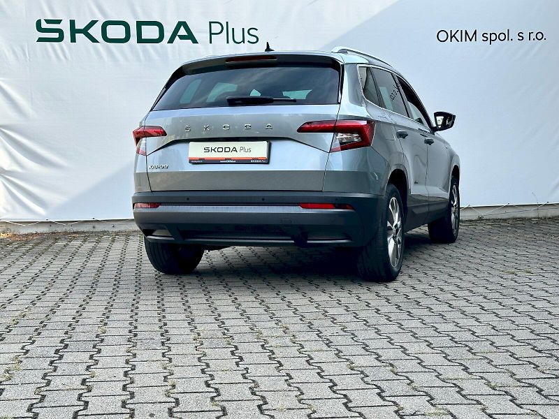 Škoda Karoq (2021) 1.0 TSI 81 kW Ambition - fotka 2 z 23