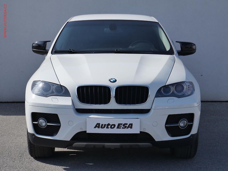 BMW X6 (2010) 3.0 D xDrive30d, AT - fotka 2 z 23
