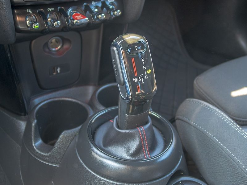 Mini Cooper S (2018) 12/18 2.0T 141KW mat - fotka 35 z 56